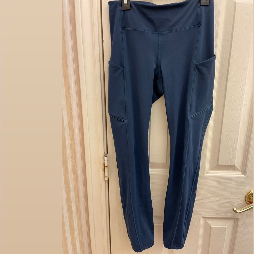 True Navy Speed Up 7/8 Lululemon leggings